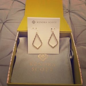 Kendra Scott Sophia drop earrings